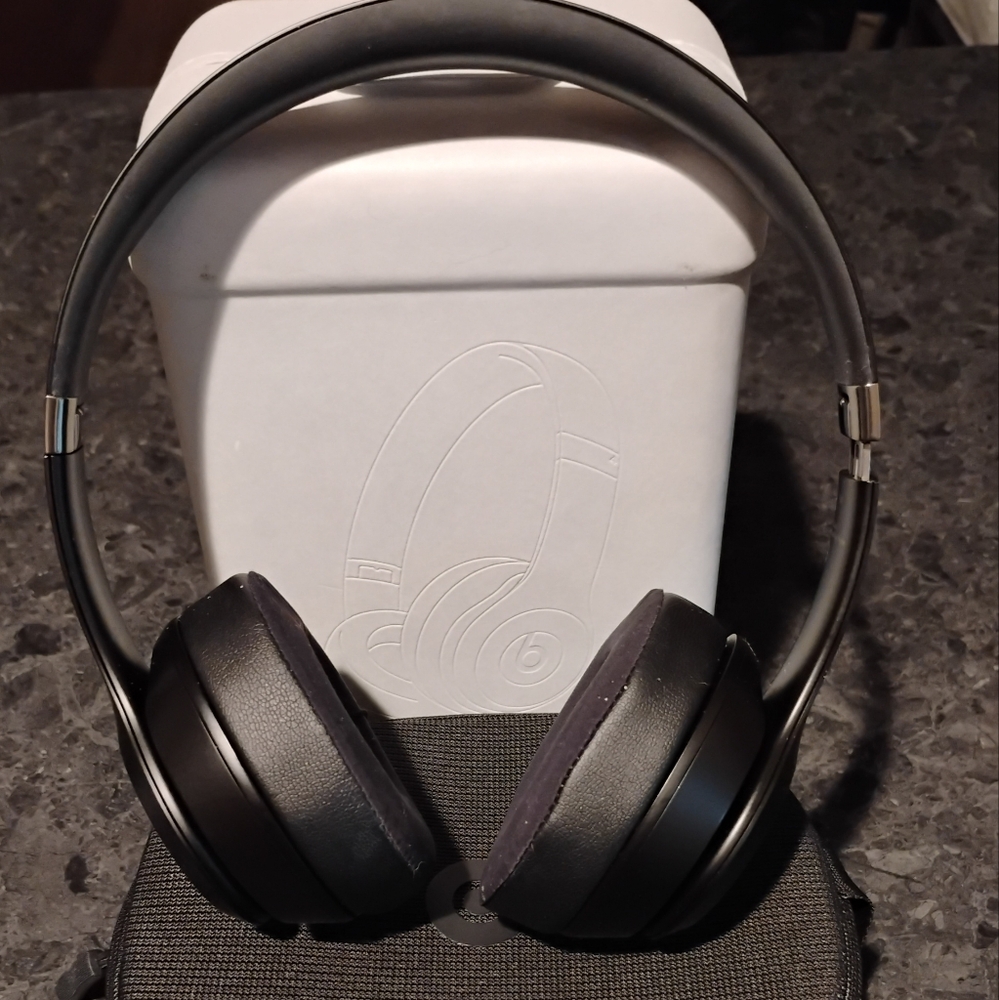 Beats Solo 4